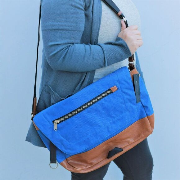 NWT Marc by Marc Jacobs Soul Psycho Colorblock Latpop Messenger Bag $325+ - Picture 1 of 15